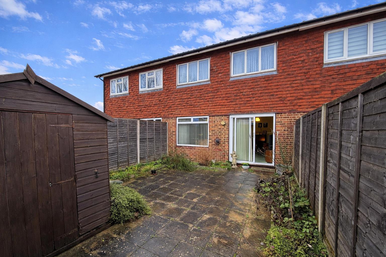 3 bed property in Twickenham Close, Beddington